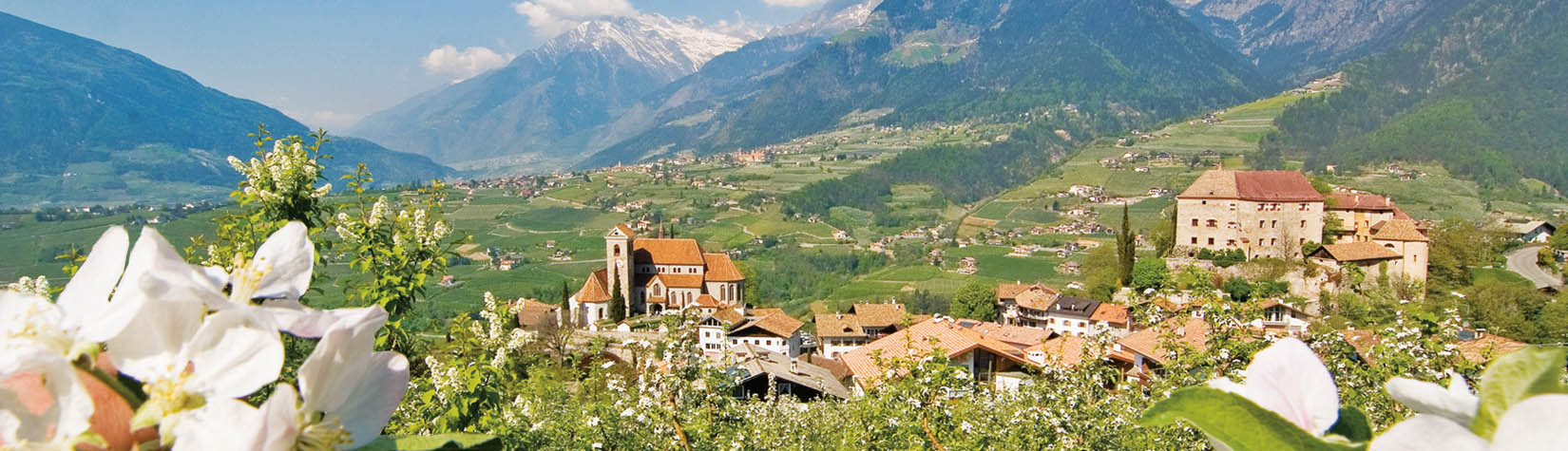 Urlaub blühenden Landschaft genießen Südtirol Hotel